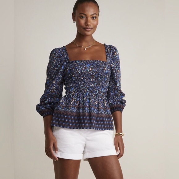 Vineyard Vines Tops - Vineyard Vines Fenwick Paisley Floral Smocked Blue Silk Top Women’s Size M NWOT
